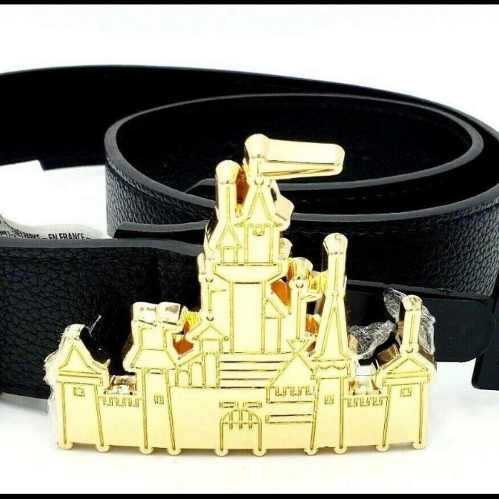 NWT Disney Parks Metal Fantasyland Castle Buckle Simulated Leather Belt L/XL